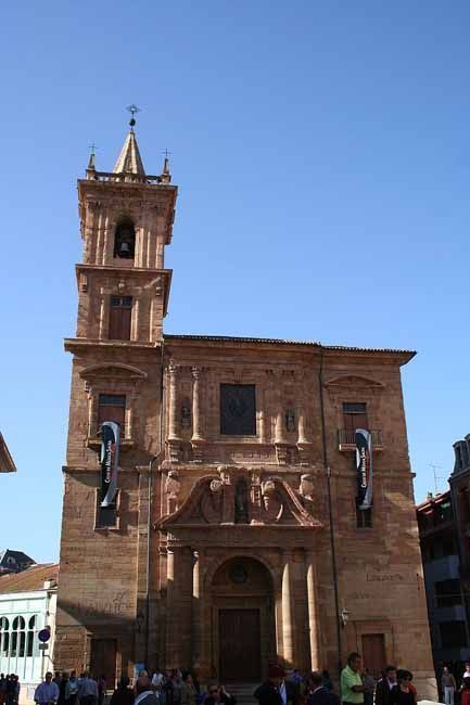 Punto de encuentro Oviedo Monumental. Iglesia San Isidoro